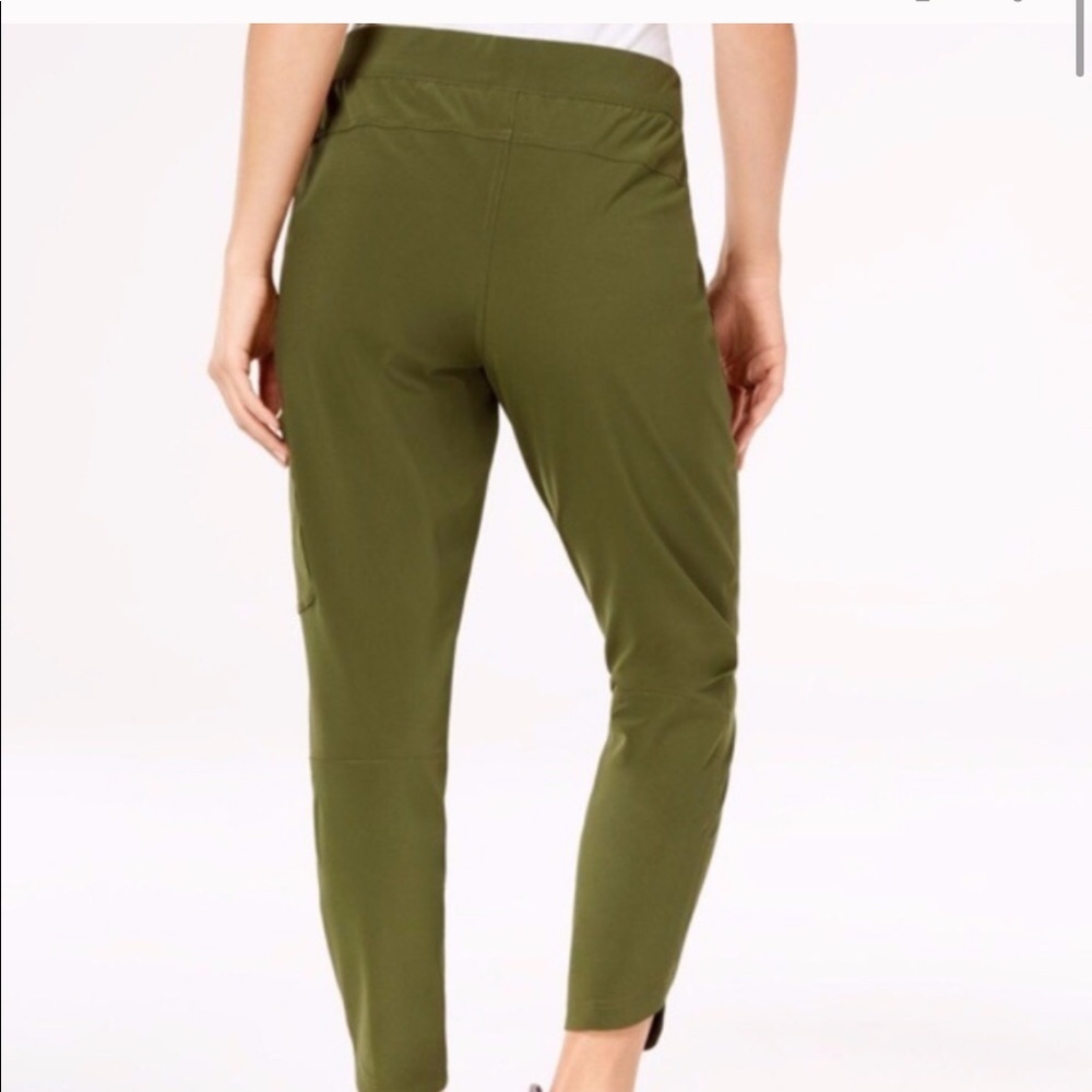 {Columbia} NWT Green Ankle Pants